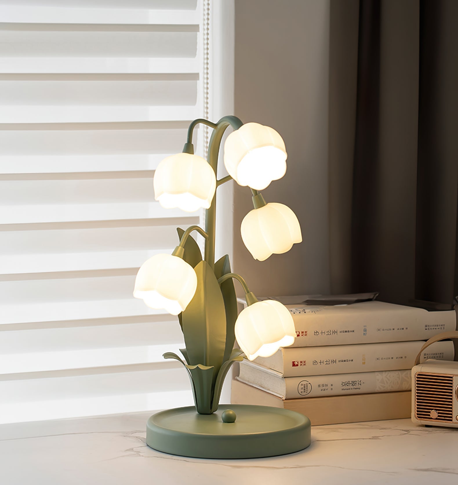Candeeiro de Mesa Bell Orchid Iluminação Interior Floral Delicada