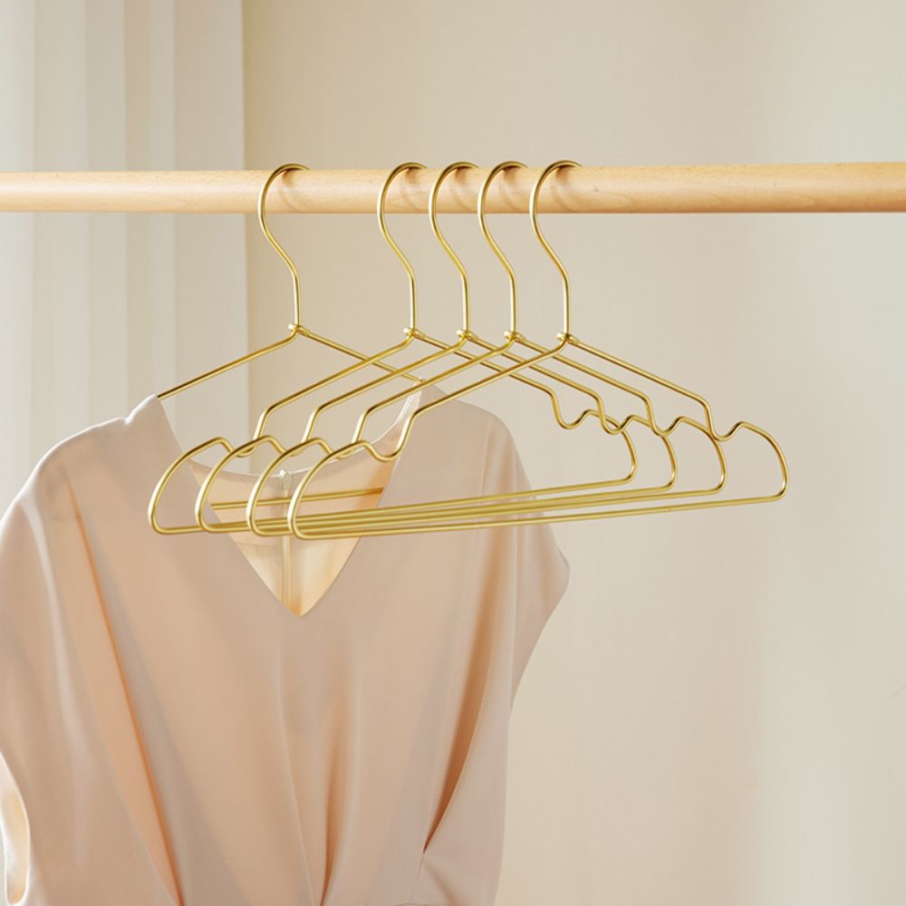 AeroSlim Aluminum Clothes Hangers For Space Saving Order