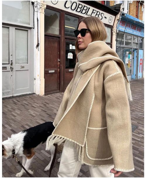 MILA – Manteau en Laine avec Écharpe Intégrée