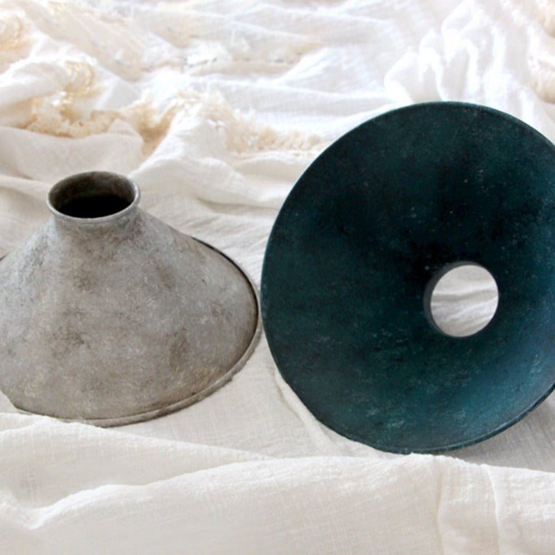Vintage hengelampe med konisk metallskjerm, 12-tommers diameter | Rosalyssa