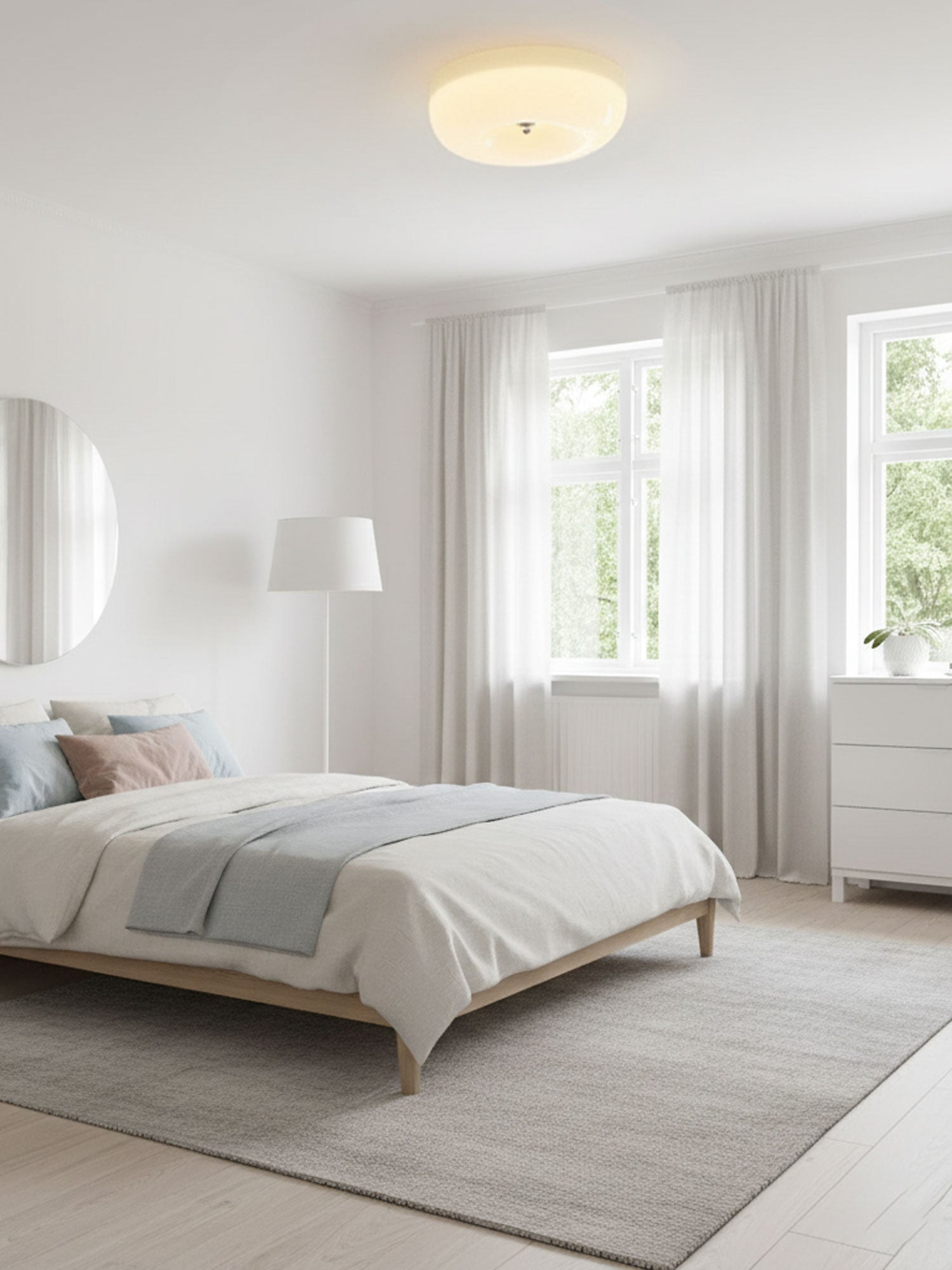 Lámpara de techo de vidrio lechoso color crema con acento plateado, regulable en blanco cálido