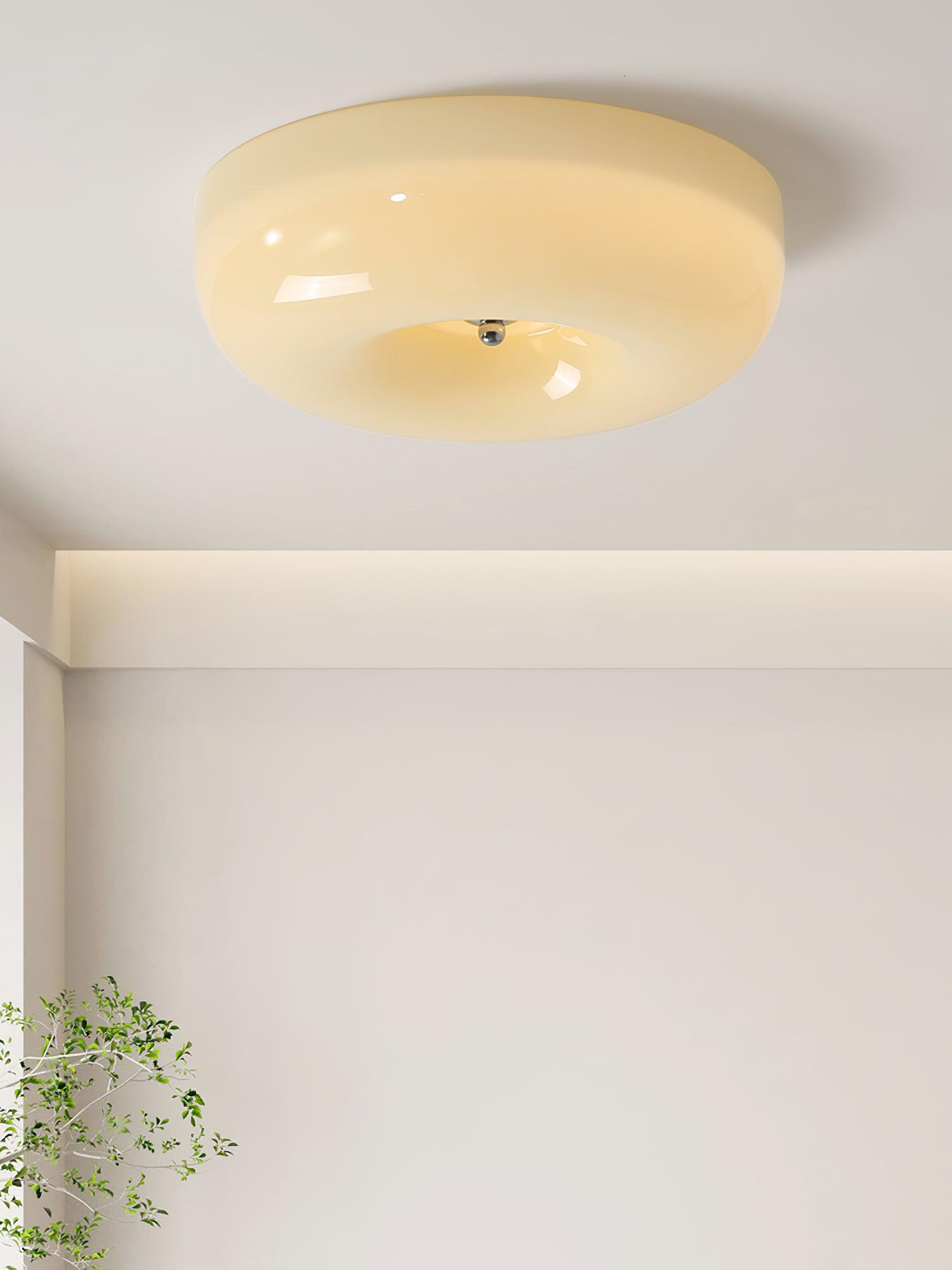 Lámpara de techo de vidrio lechoso color crema con acento plateado, regulable en blanco cálido