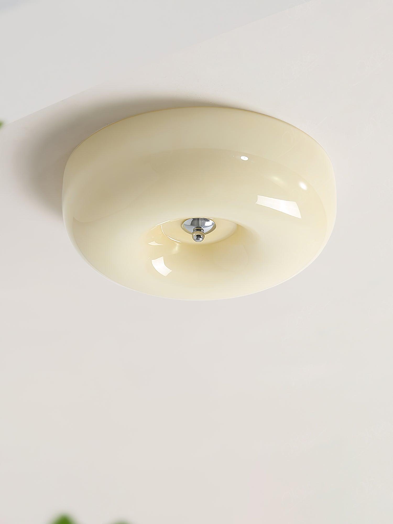 Lámpara de techo de vidrio lechoso color crema con acento plateado, regulable en blanco cálido