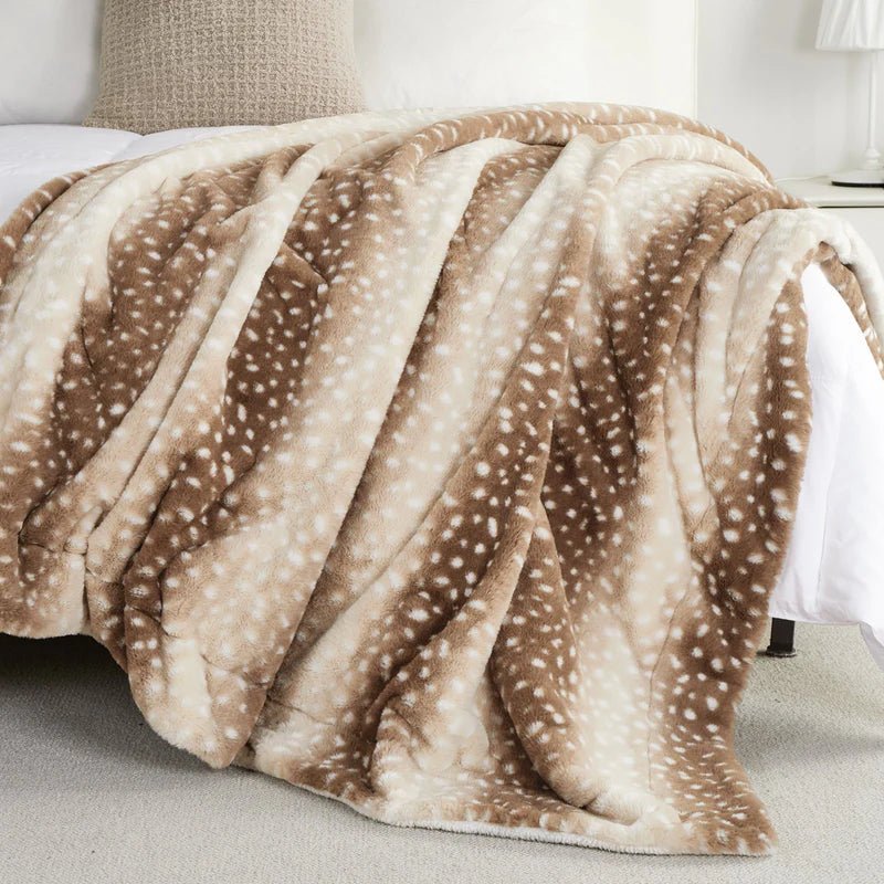NatureNest Cozy Wild Fur Blanket With Deer Motif - Reversible Plush Comfort