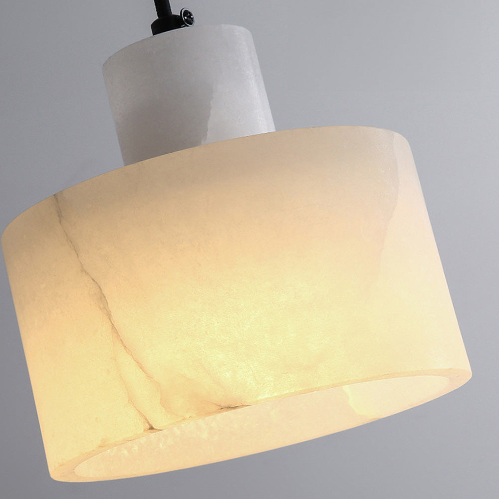 Lampada a sospensione in marmo bianco Nordin per interni scandinavi | Snurv