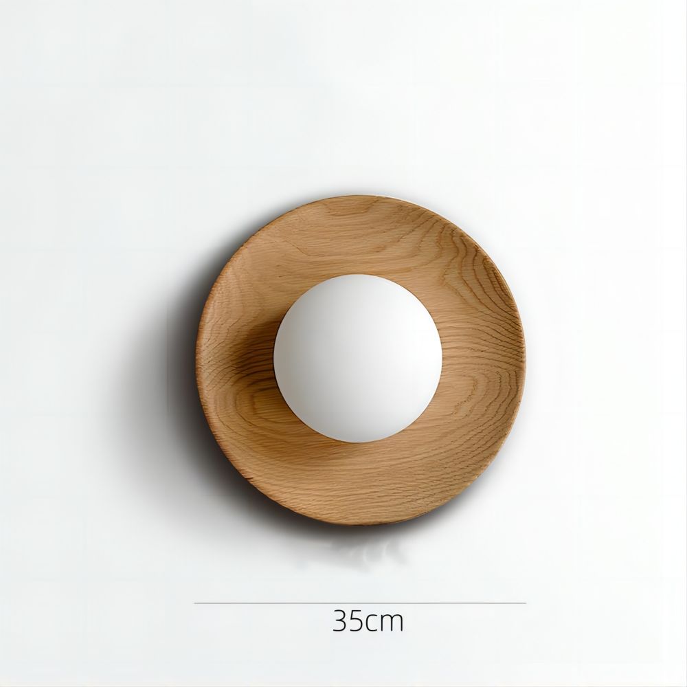 Minimalistyczna biała lampa ścienna z naturalnymi drewnianymi akcentami do każdego pomieszczenia