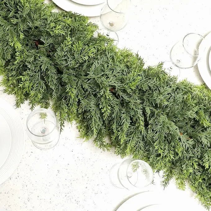 CedarCraft Handgjord Julgirlang med Frodiga Cederkvistar
