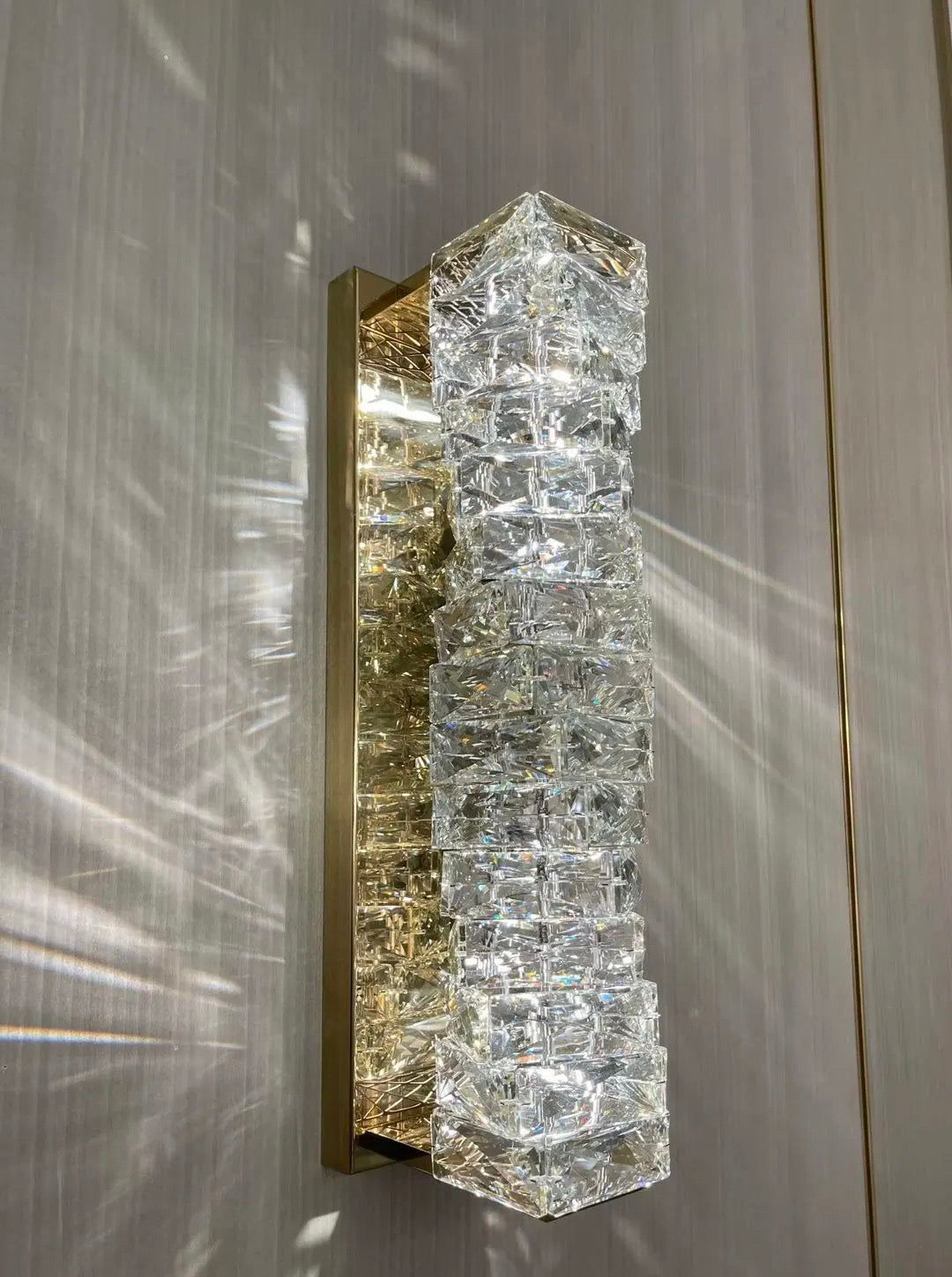 Nástěnná lampa Nova Crystal Accents z nerezové oceli s třemi barevnými teplotami