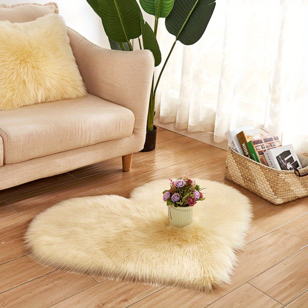 Heart Shaped Rug For Indoor Floors With Plush Texture