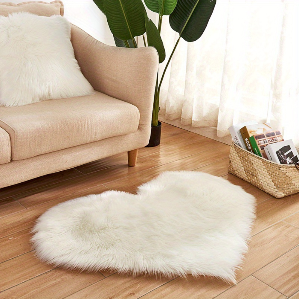 Tappeto a forma di cuore per pavimenti interni con texture morbida