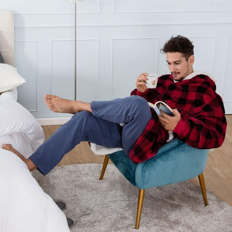 Couverture à capuche en polaire CozyNest pour un confort ultime