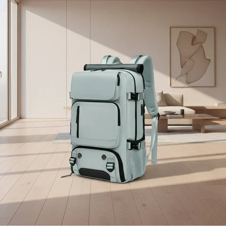 Voyager Max Großer Wasserdichter Reiserucksack mit USB-Anschluss