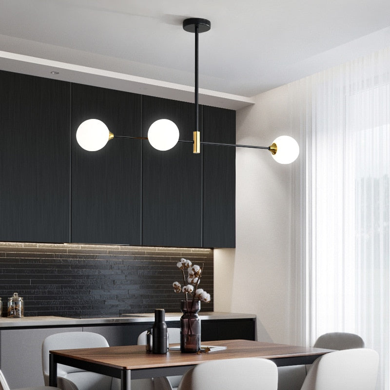 Novaelle Nordic Glass Kugellampen-Schirm Deckenleuchte in poliertem Chrom | Snurv