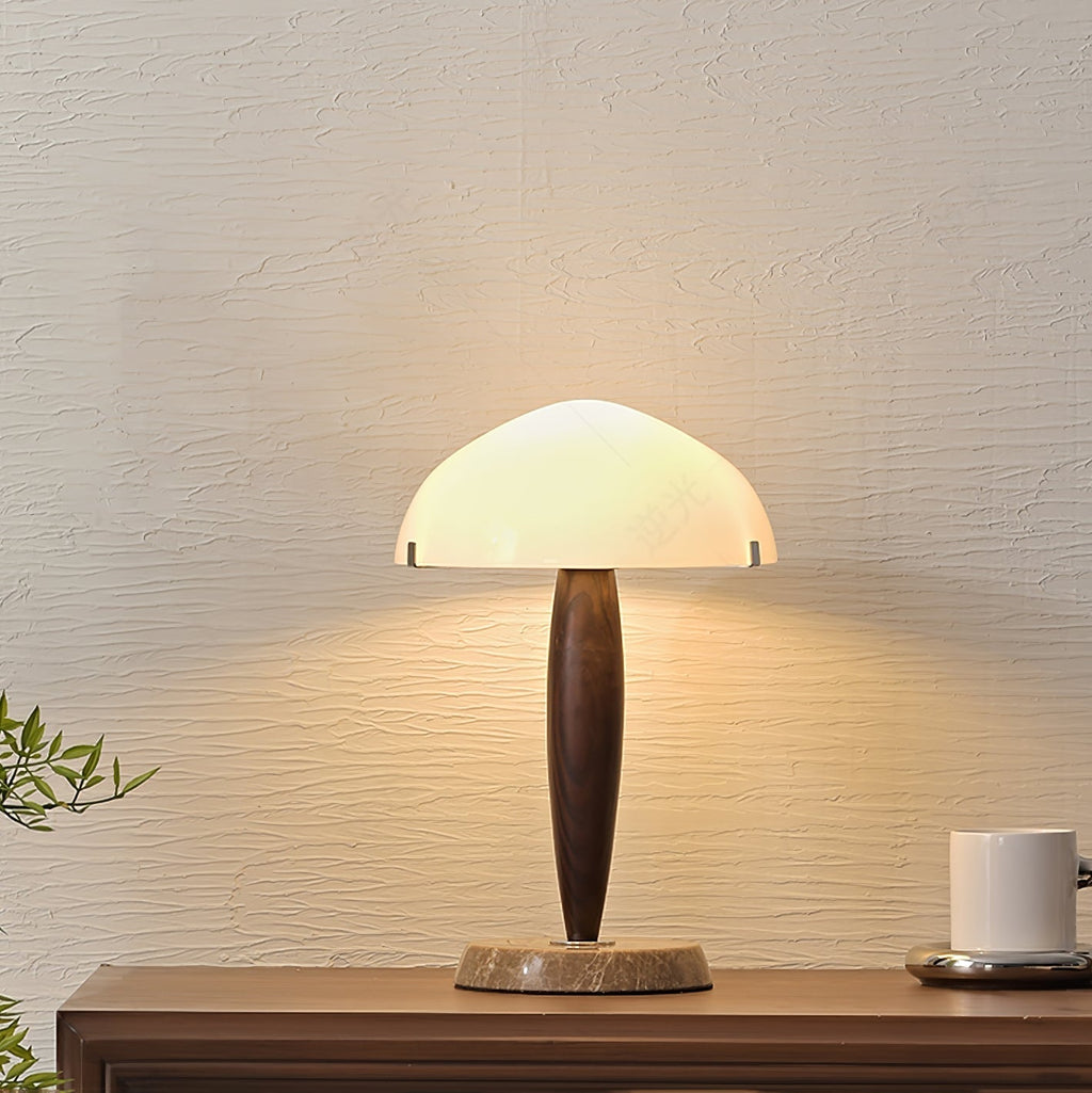 Lampa stołowa Quillhaven inspirowana literaturą, artystyczne oświetlenie