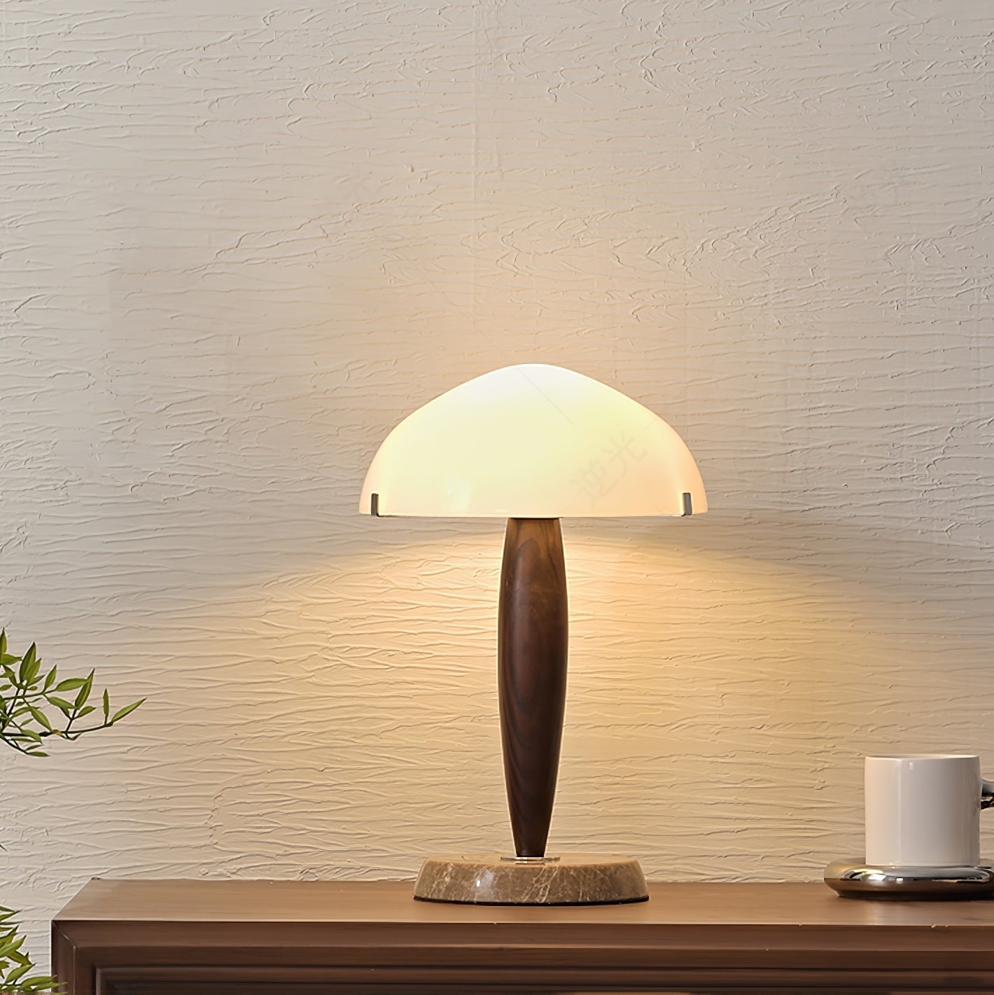 Lampa stołowa Quillhaven inspirowana literaturą, artystyczne oświetlenie