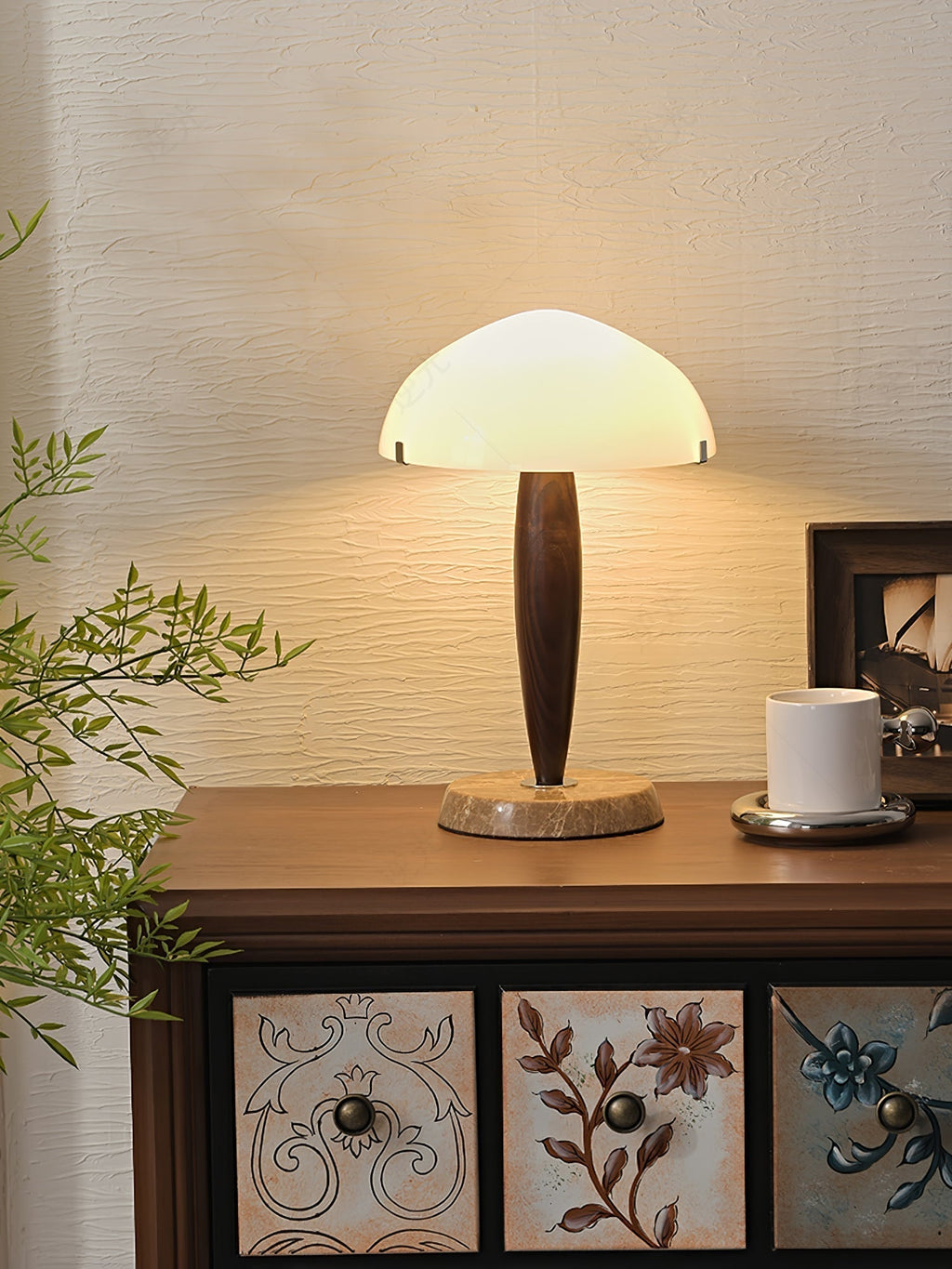 Lampa stołowa Quillhaven inspirowana literaturą, artystyczne oświetlenie