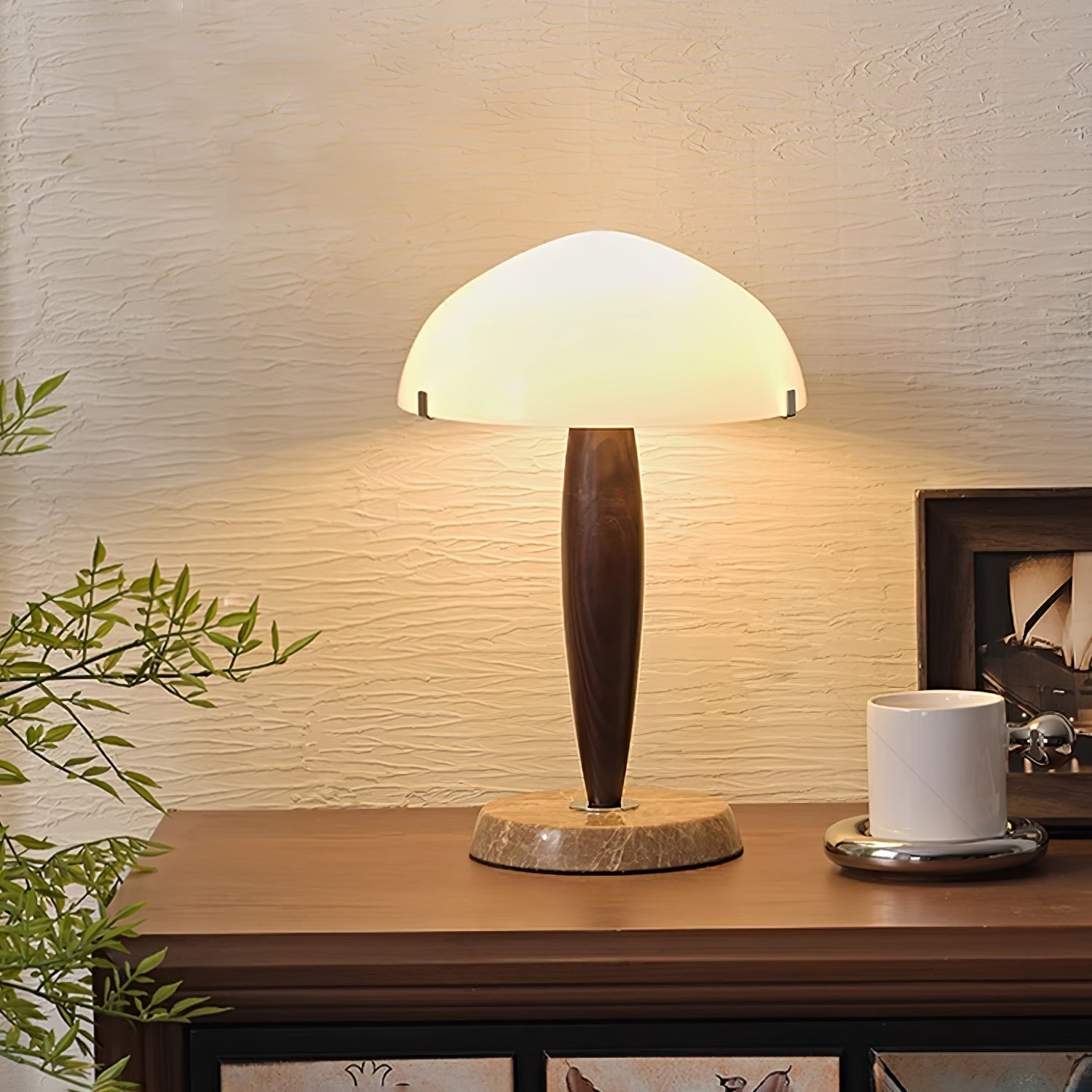 Lampa stołowa Quillhaven inspirowana literaturą, artystyczne oświetlenie