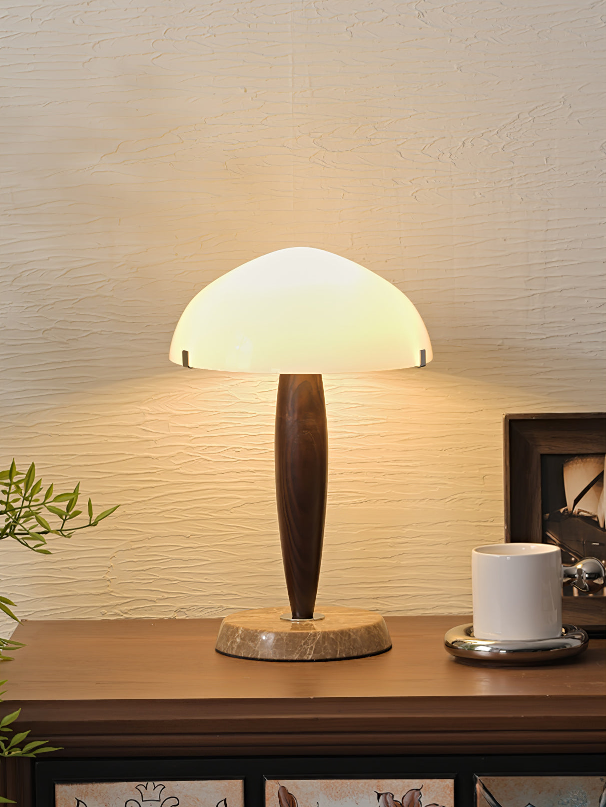 Lampa stołowa Quillhaven inspirowana literaturą, artystyczne oświetlenie