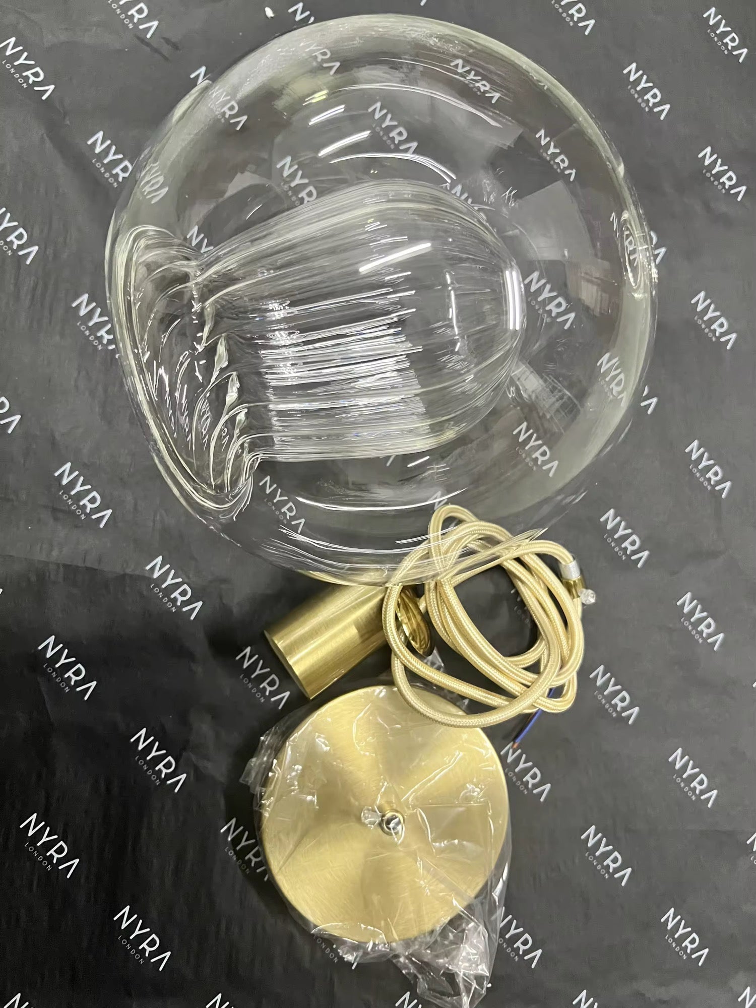 Lampa wisząca Nova Glass Bubble z ręcznie dmuchanymi podwójnymi kulami