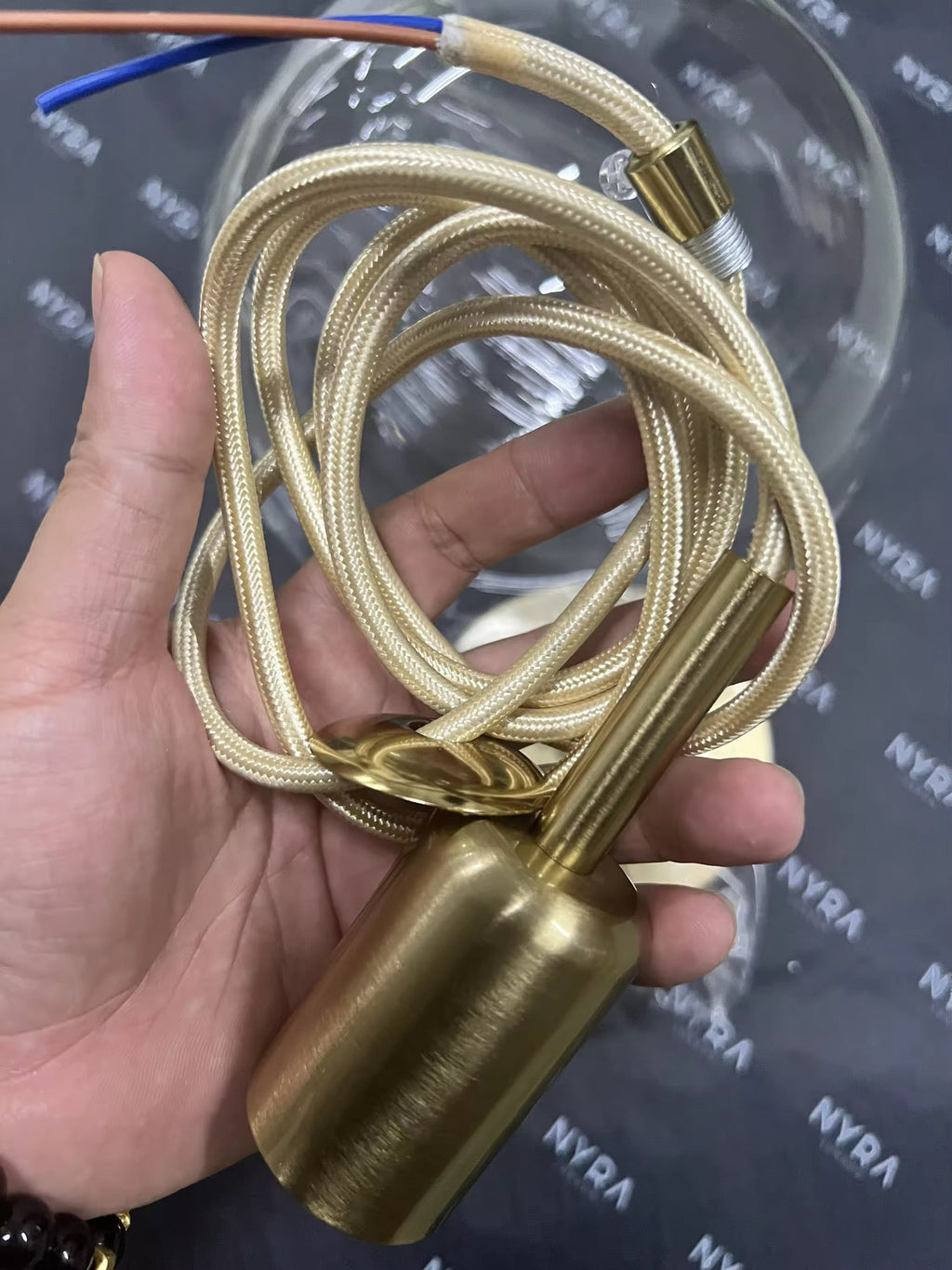 Lampa wisząca Nova Glass Bubble z ręcznie dmuchanymi podwójnymi kulami