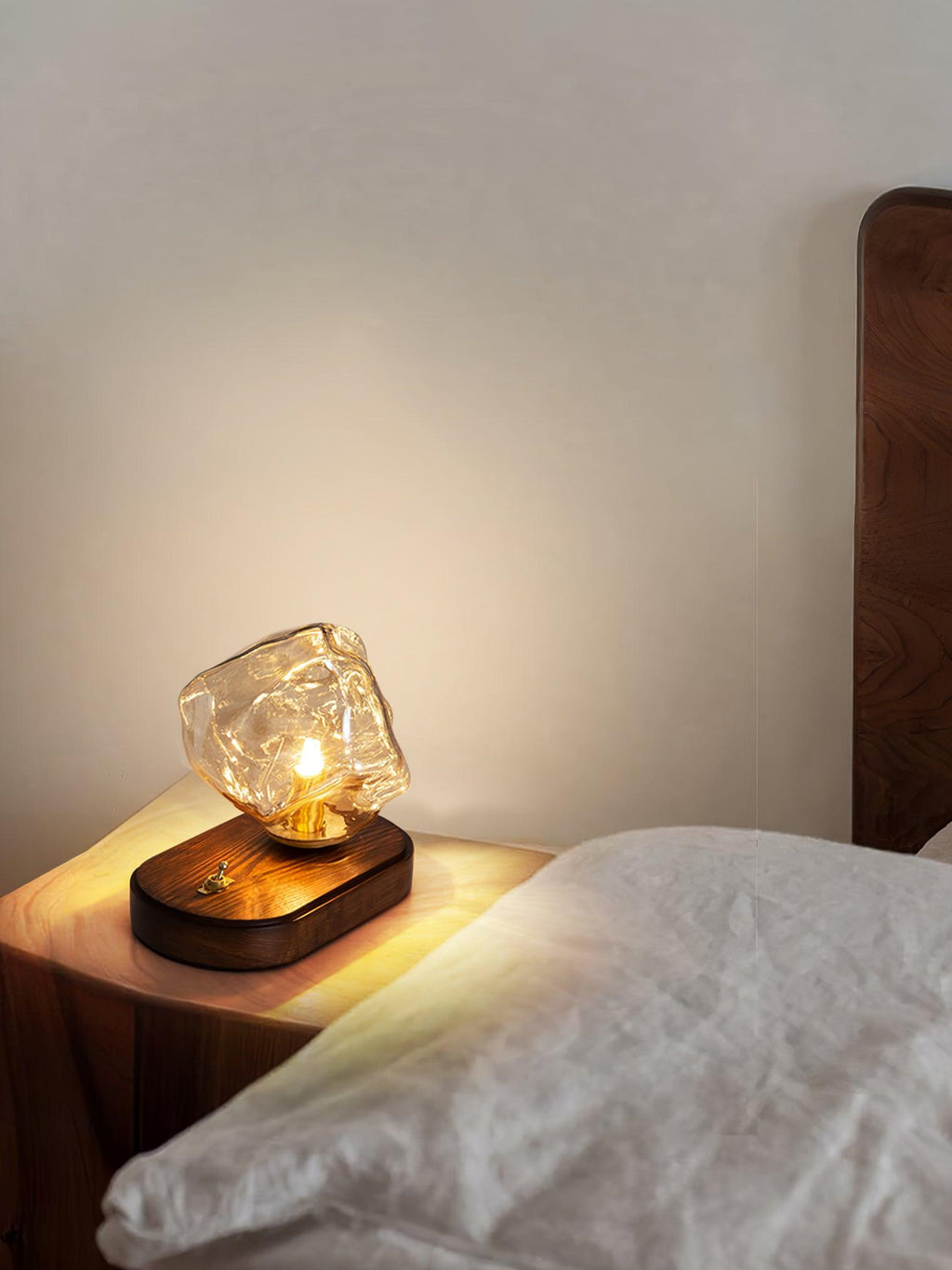 Lampa stołowa Glacierstone Ice Stone ze szkła do dekoracji salonu