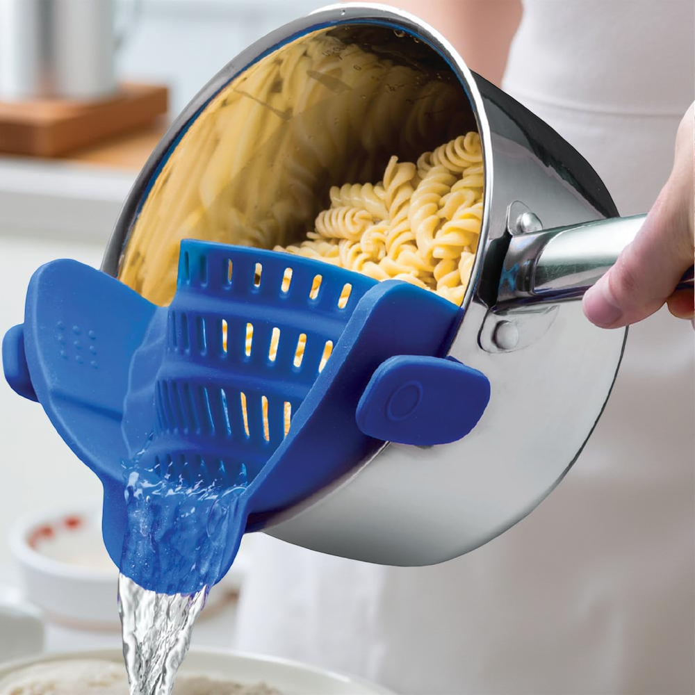 パスタや野菜の水切りに使えるシリコンクリップ式ポットストレーナー