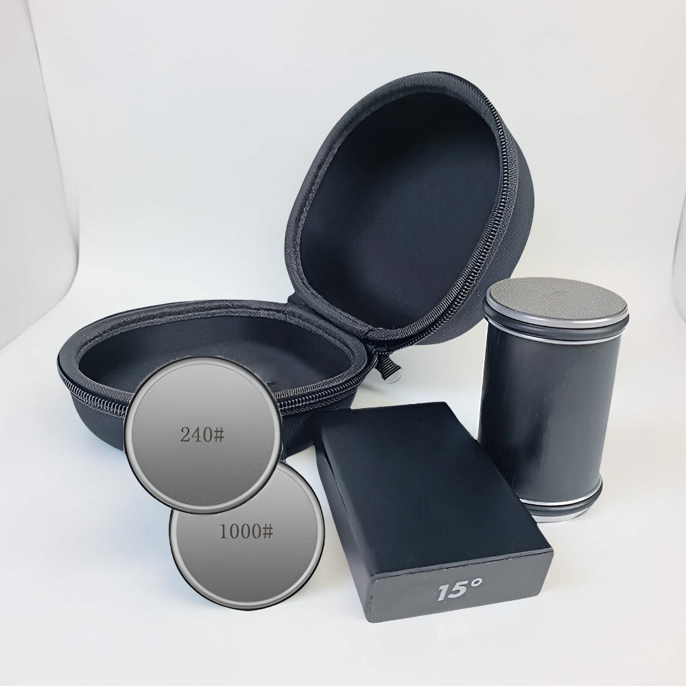 Ostřič nožů s otočným kolečkem a dvojími úhly 15 a 20 stupňů