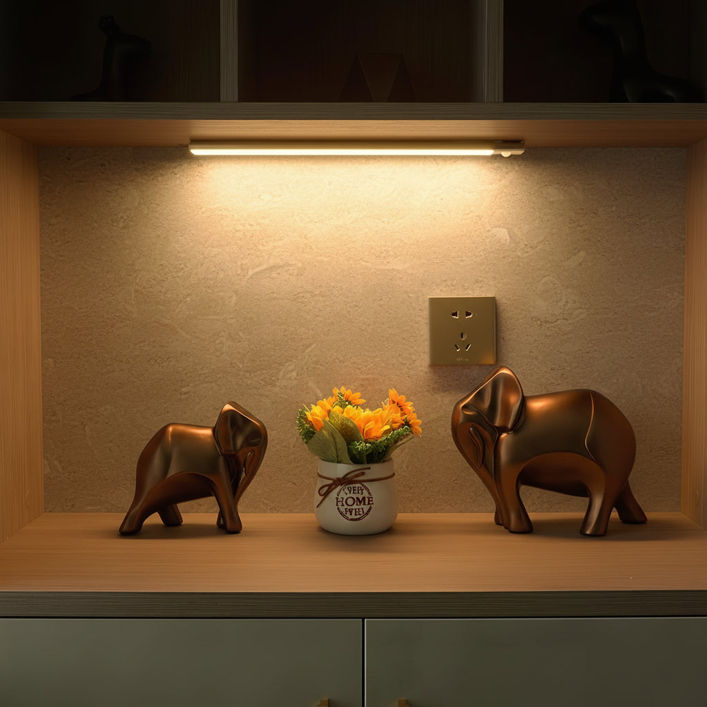 Luz nocturna inalámbrica recargable con sensor de movimiento y adhesivo