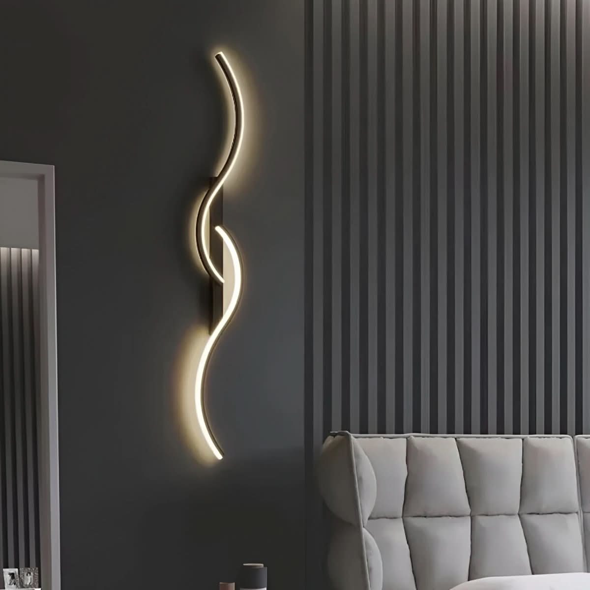 NovaCurve Lampada da Parete LED Curva Moderna con Design Dinamico