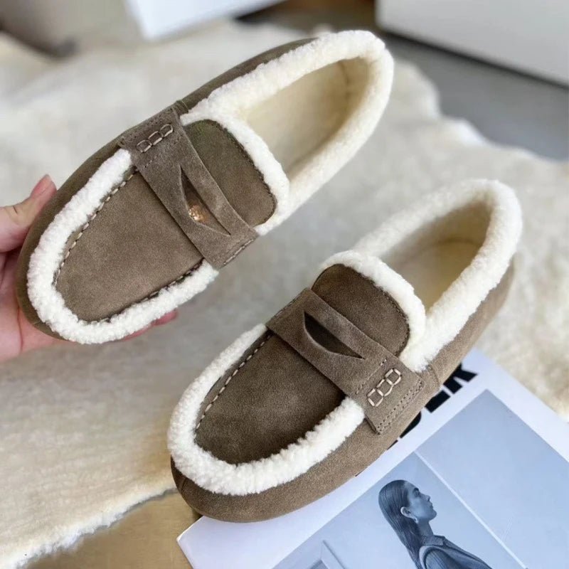 CozyStep Classic naisten mokkanahkaiset loafersit pyöreällä kärjellä ja villavuorella