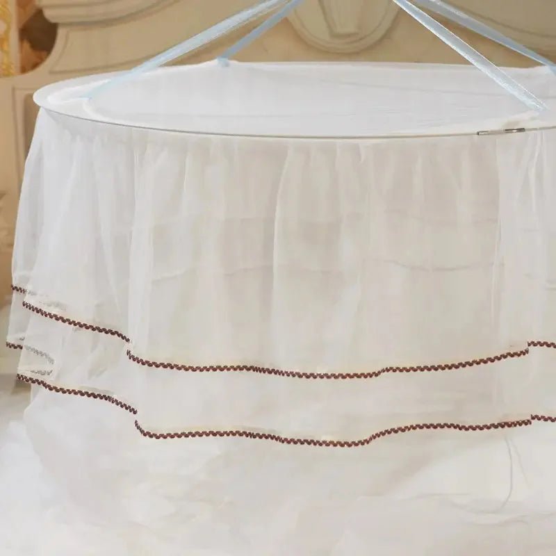 LumaDome Elegancka Kopułowa Moskitiera z Świecącą Dekoracją Motyla
