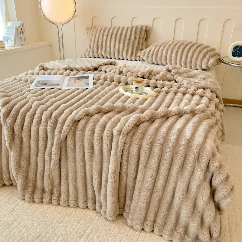 LunaCozy Faux Rabbit Fur Cuddle Blanket For Sofa And Bed