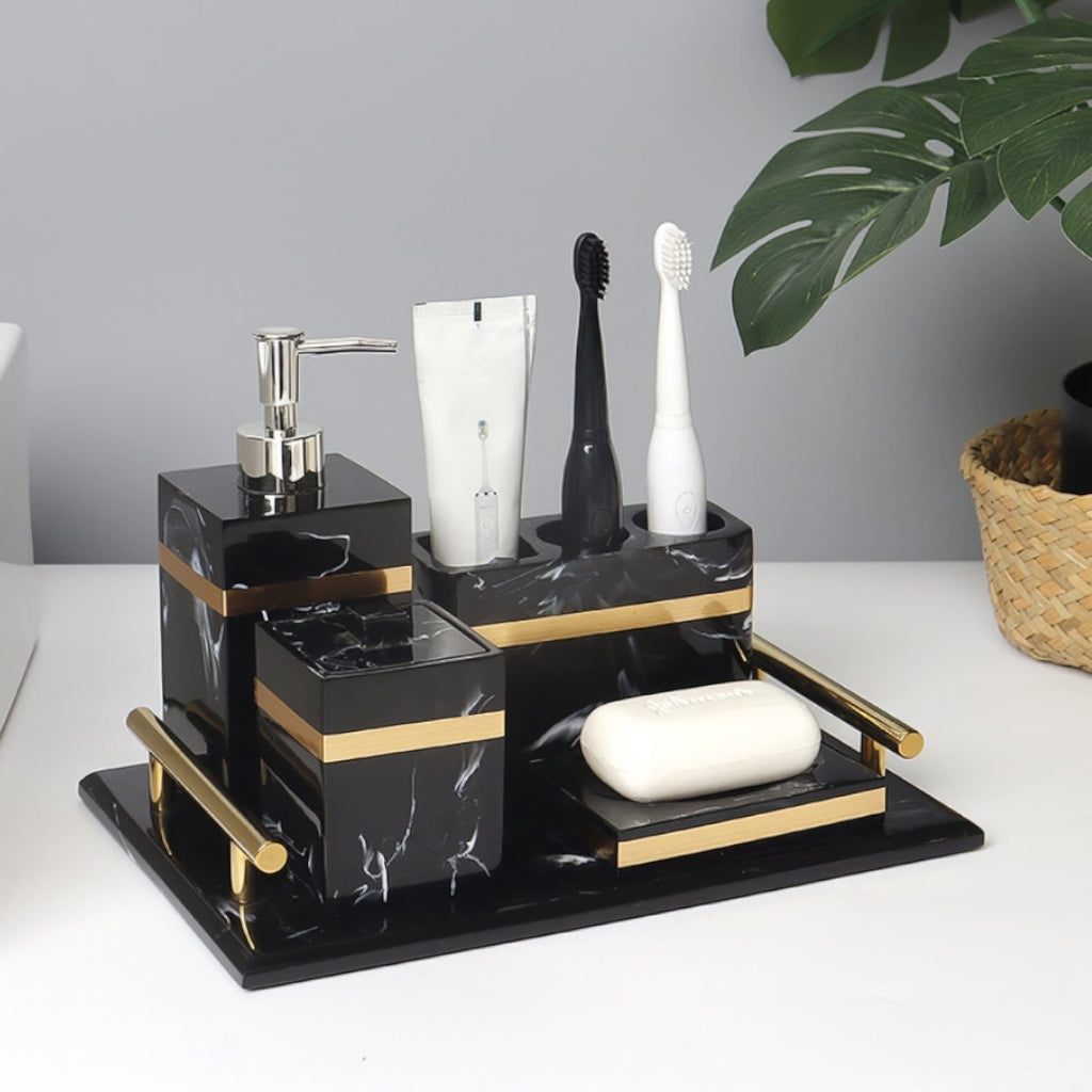 Czarna taca prezentacyjna z marmuru Regal z złotą obręczą do łazienki