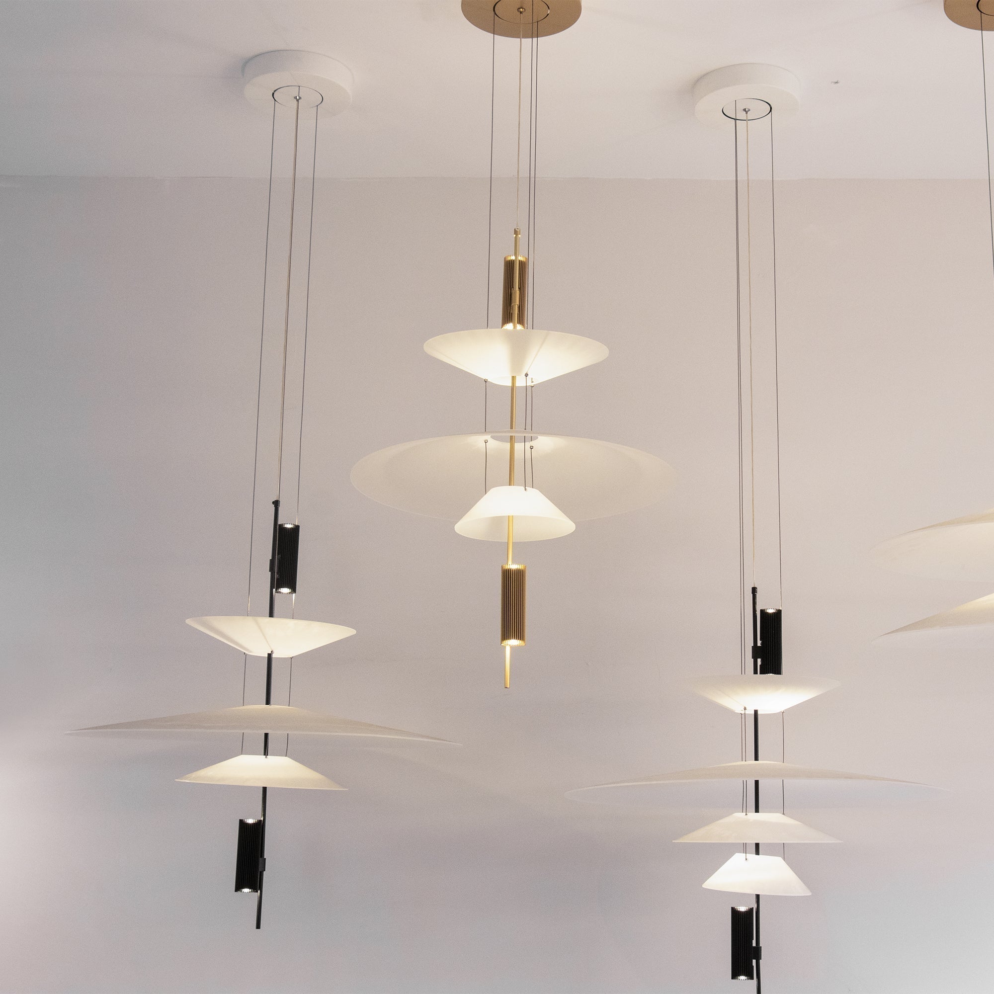 LED Acrylic Gold Black Ceiling Light Chandelier For Living Room And Bedroom, 50 Or 67 Cm