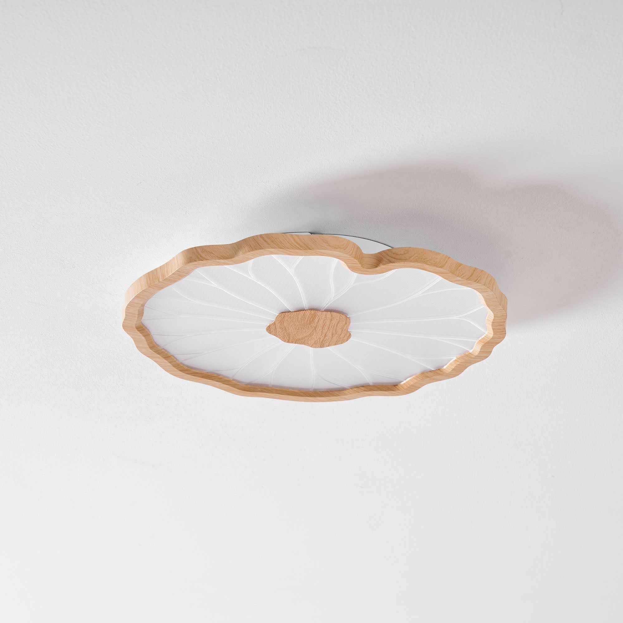 Plafonnier Feuille de Lotus Aspect Bois, Acrylique et Métal, LED 3000K-6000K