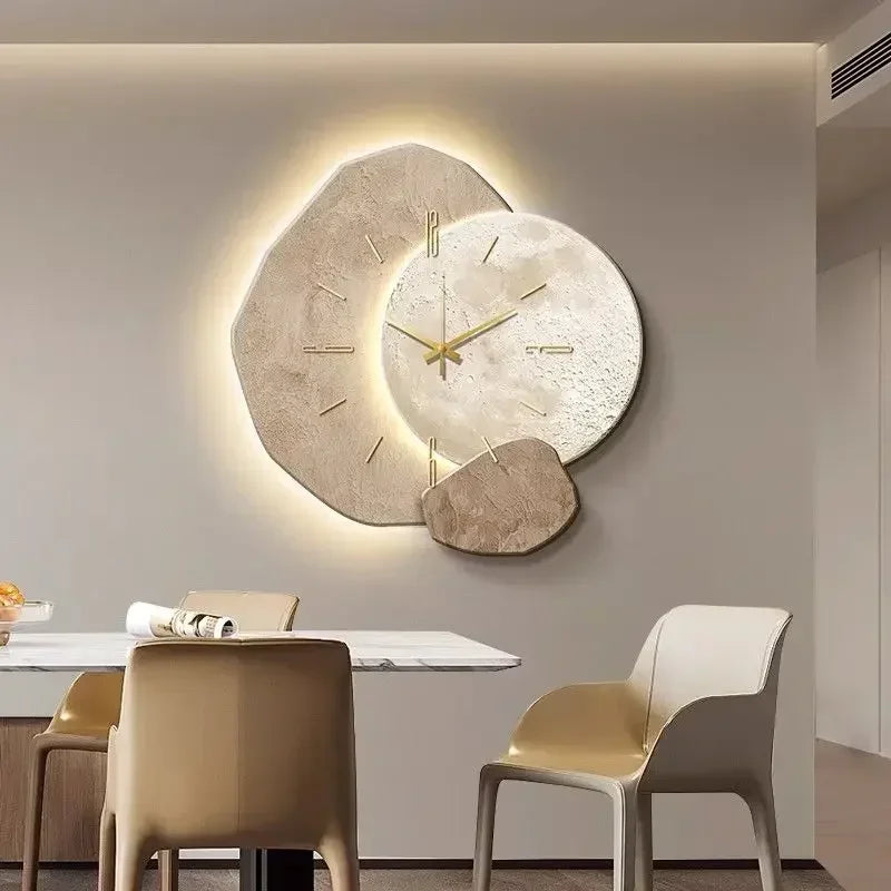 LumoClock stor moderne veggklokke med stille kvarts og LED-lys
