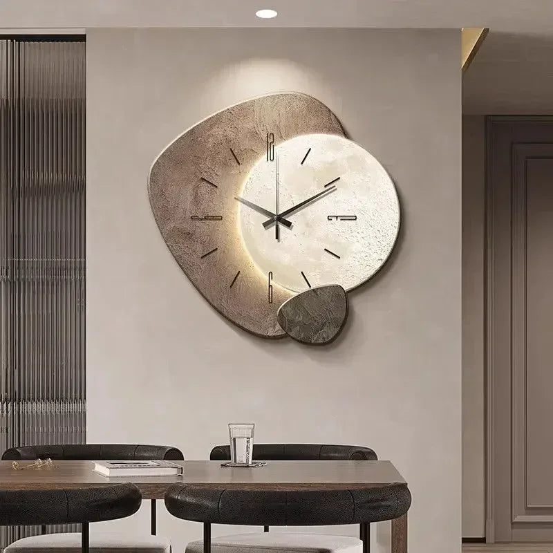 LumoClock stor moderne veggklokke med stille kvarts og LED-lys