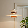 Astraea Pendelleuchte mit zeitloser Eleganz und warmem Lichtschein | Snurv
