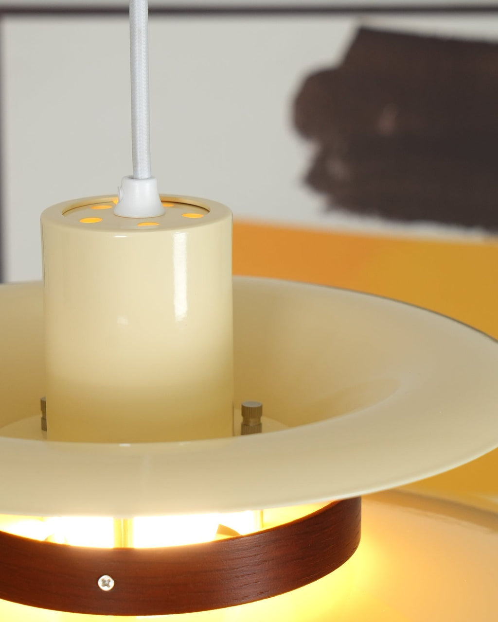 Astraea Pendelleuchte mit zeitloser Eleganz und warmem Lichtschein | Snurv