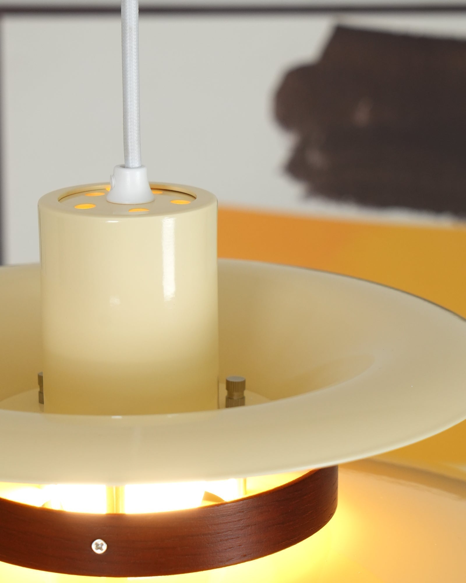 Astraea Pendelleuchte mit zeitloser Eleganz und warmem Lichtschein | Snurv