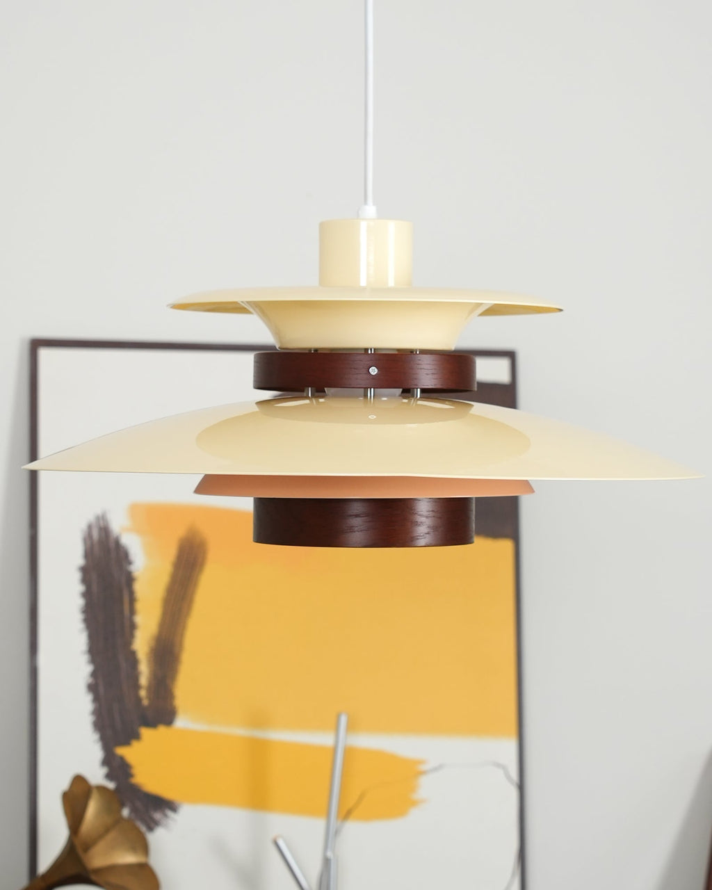 Astraea Pendelleuchte mit zeitloser Eleganz und warmem Lichtschein | Snurv