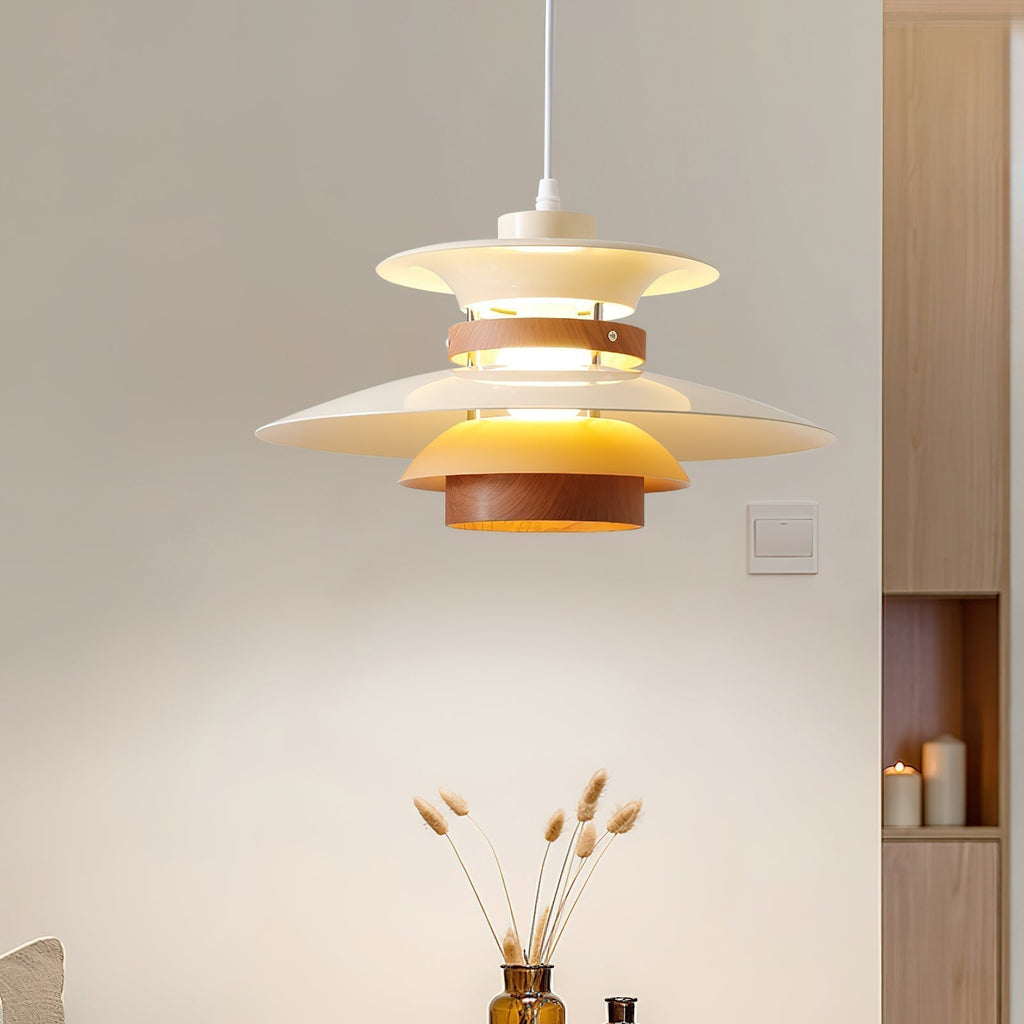 Astraea Pendelleuchte mit zeitloser Eleganz und warmem Lichtschein | Snurv