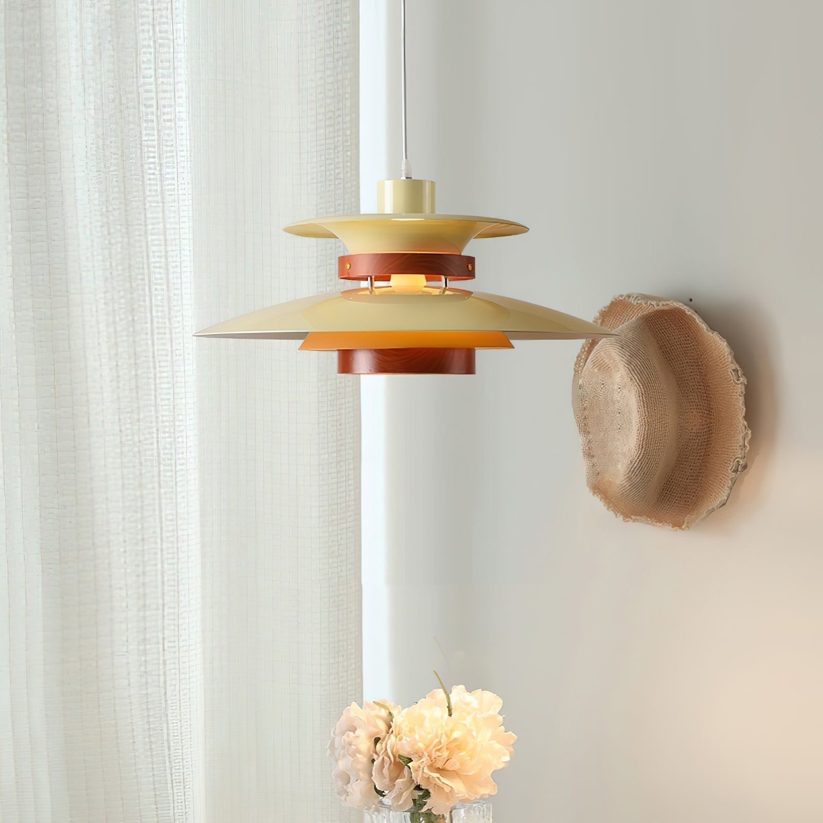 Astraea Pendelleuchte mit zeitloser Eleganz und warmem Lichtschein | Snurv