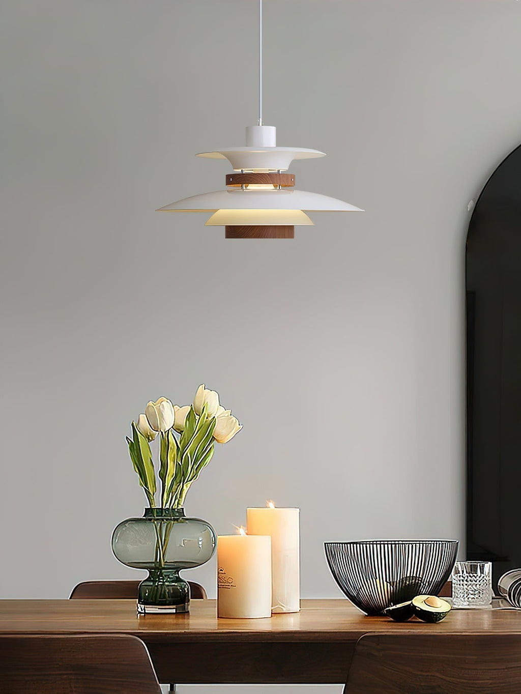 Astraea Pendelleuchte mit zeitloser Eleganz und warmem Lichtschein | Snurv