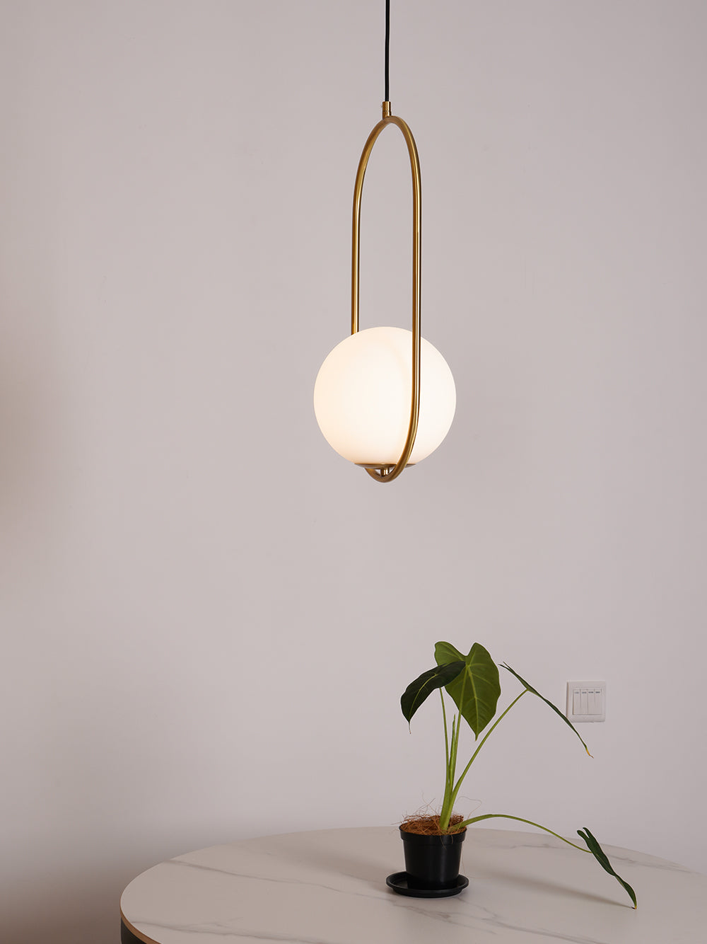 Astraea Moderne Hanglamp voor Elegante Woonruimtes | Snurv