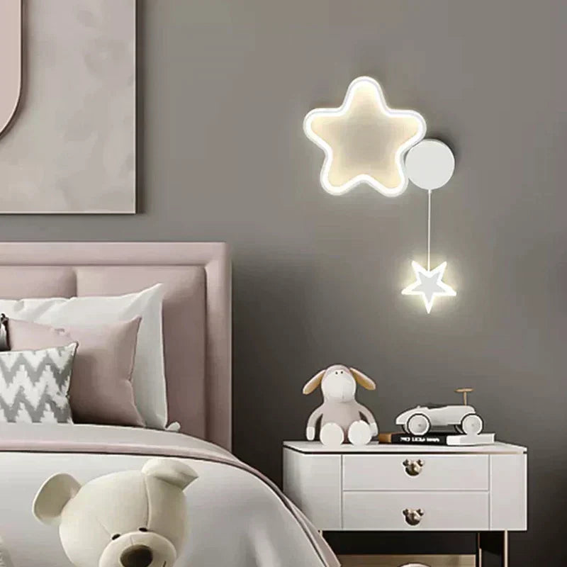 Lampa ścienna LunaCrest Księżyc i Chmura do dekoracji sypialni