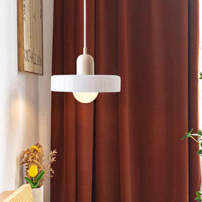 Lampada a sospensione nordica con aspetto in vetro retrò per spazi moderni e colorati