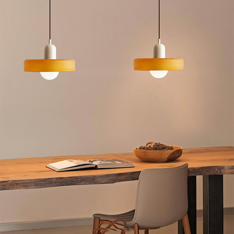 Lampada a sospensione nordica con aspetto in vetro retrò per spazi moderni e colorati