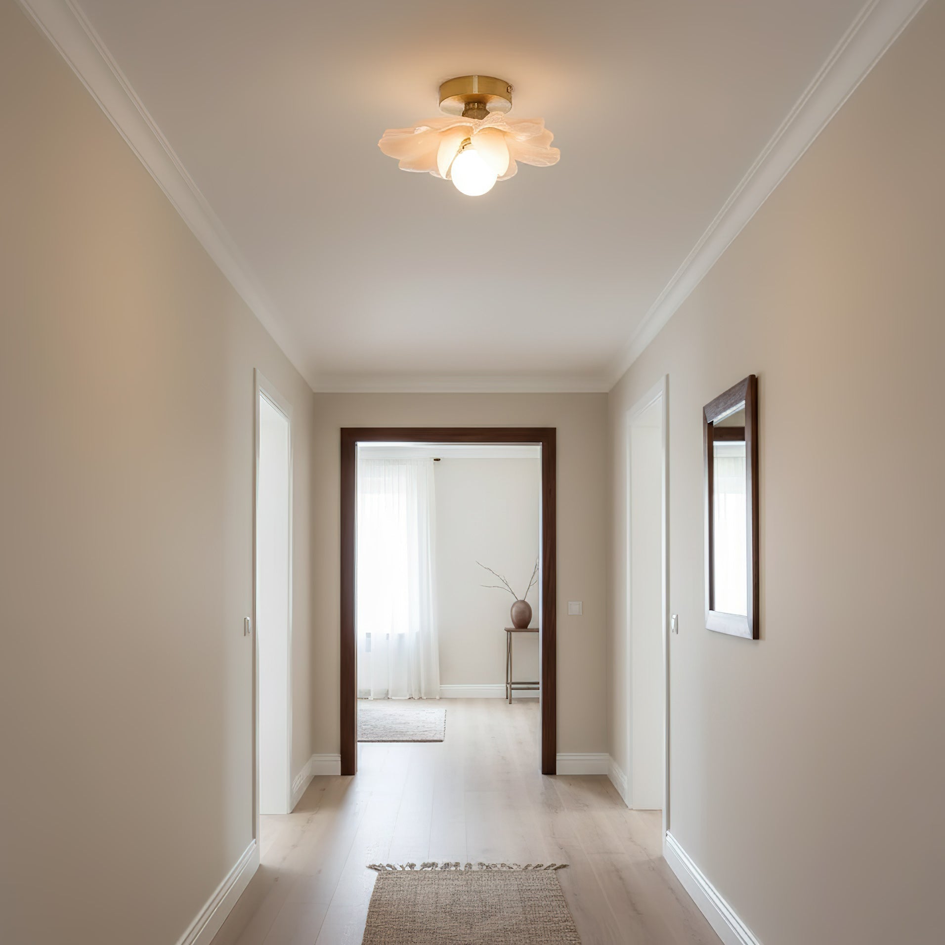 Plafonnier en résine Blossom et laiton pour chambre et couloir