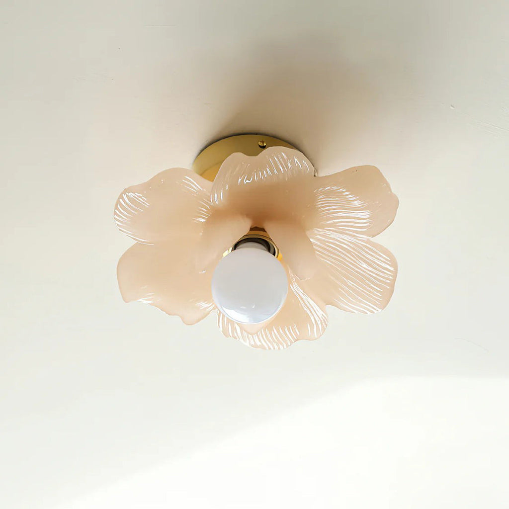 Plafonnier en résine Blossom et laiton pour chambre et couloir